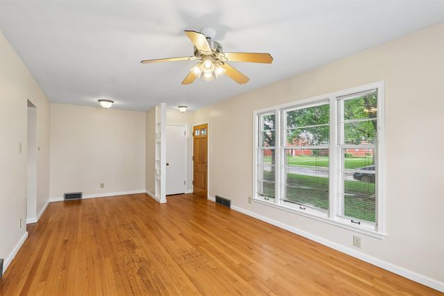 2006 50th Street, Des Moines, IA 50310