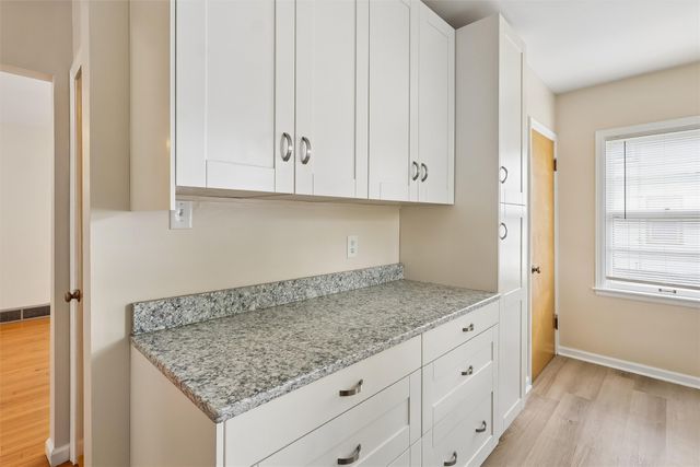 2006 50th Street, Des Moines, IA 50310