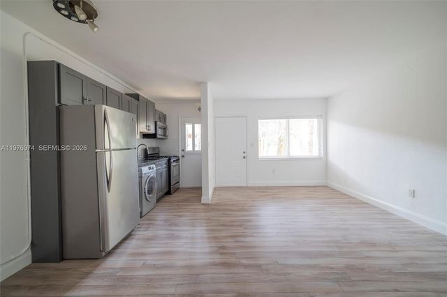 7901 SW 64th Ave 2, South Miami, FL 33143