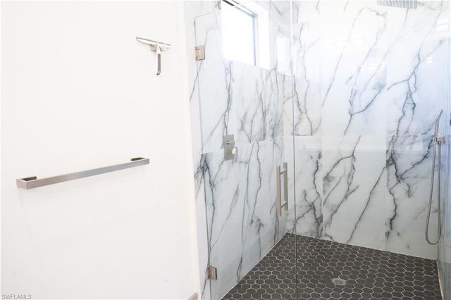 1005 NE 13th PL, Cape Coral, FL 33909