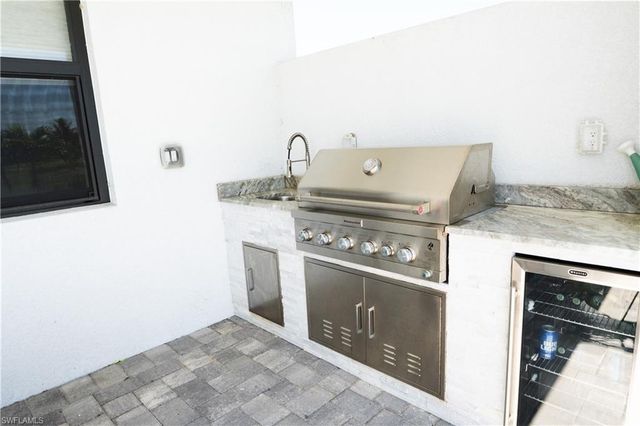 1005 NE 13th PL, Cape Coral, FL 33909