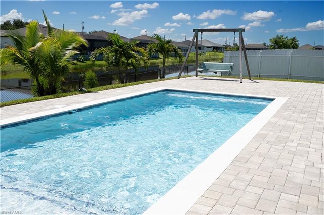 1005 NE 13th PL, Cape Coral, FL 33909