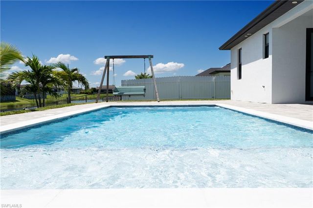 1005 NE 13th PL, Cape Coral, FL 33909