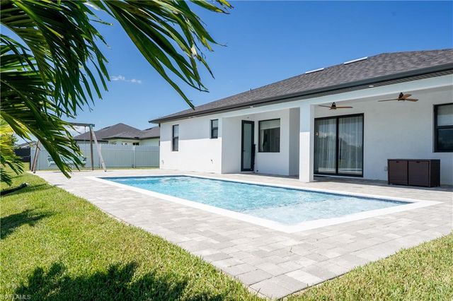 1005 NE 13th PL, Cape Coral, FL 33909