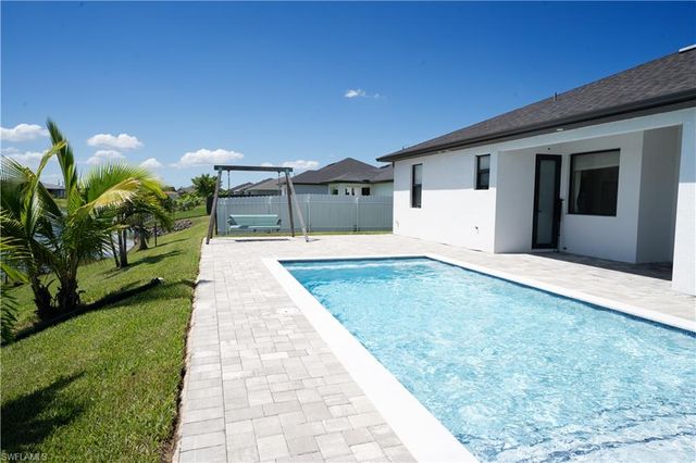 1005 NE 13th PL, Cape Coral, FL 33909