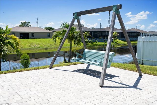 1005 NE 13th PL, Cape Coral, FL 33909