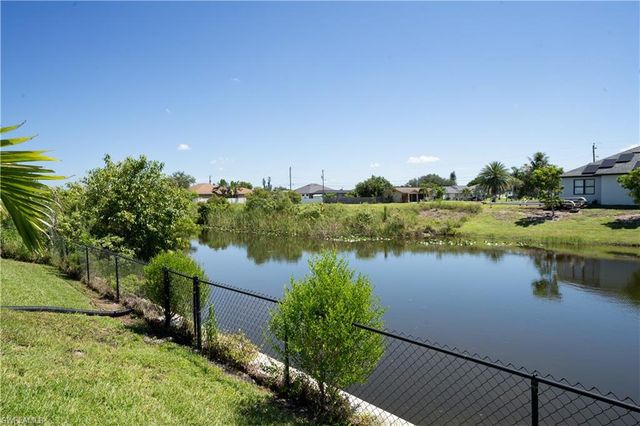 1005 NE 13th PL, Cape Coral, FL 33909