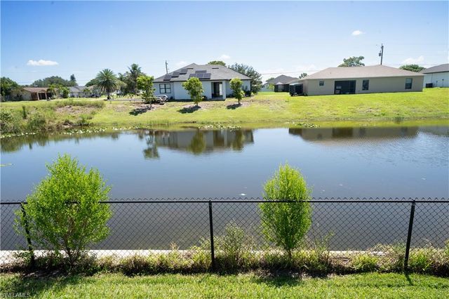 1005 NE 13th PL, Cape Coral, FL 33909
