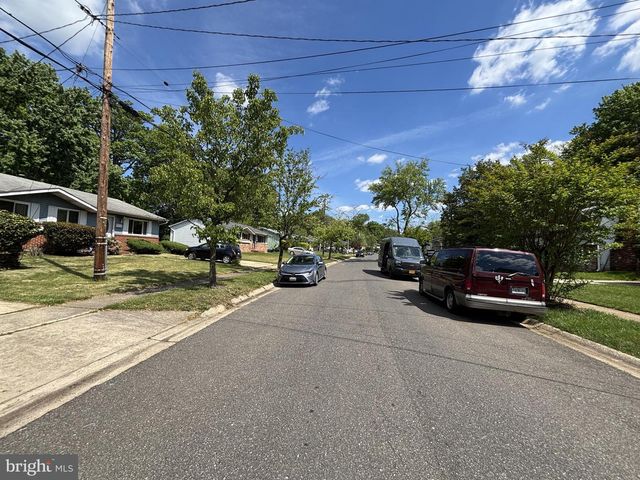 7914 DELLWOOD AVE, Lanham, MD 20706