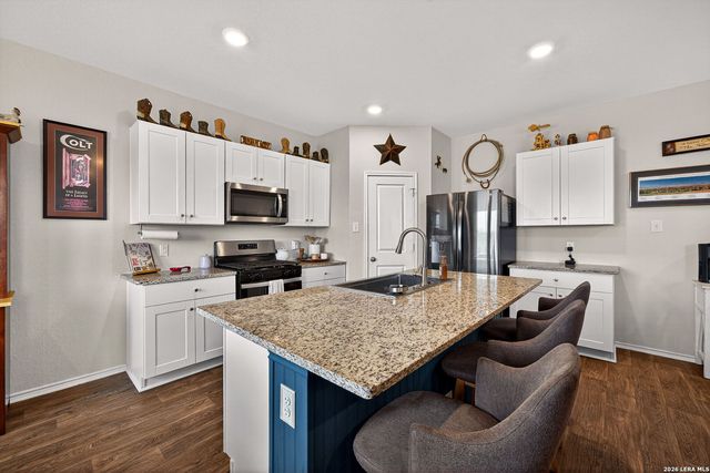 6307 EMBANKMENT RD, San Antonio, TX 78252
