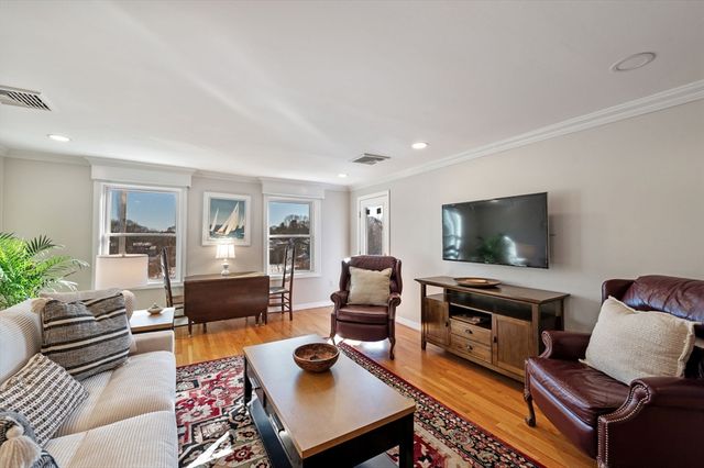 212 Humphrey Street 205, Marblehead, MA 01945