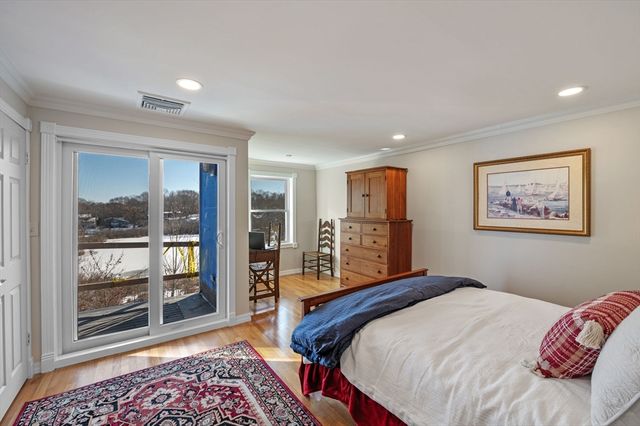 212 Humphrey Street 205, Marblehead, MA 01945