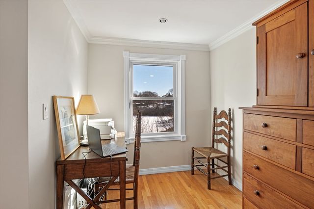 212 Humphrey Street 205, Marblehead, MA 01945
