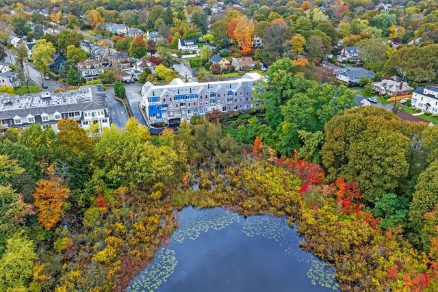 212 Humphrey Street 205, Marblehead, MA 01945