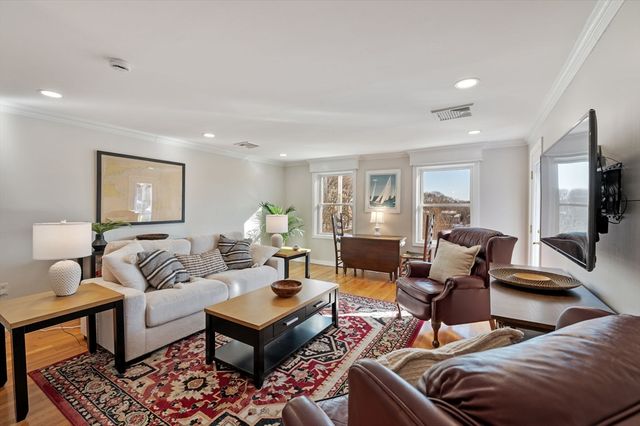 212 Humphrey Street 205, Marblehead, MA 01945