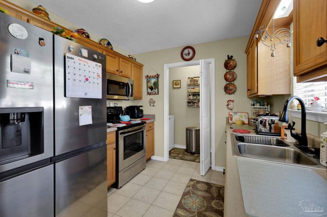 4536 Arcadia St, Milton, FL 32583