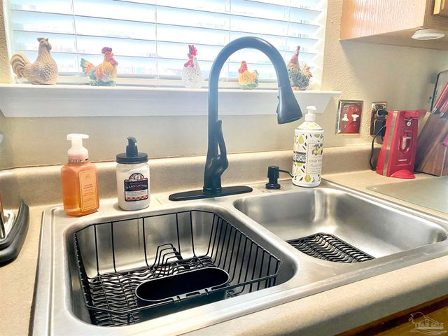 4536 Arcadia St, Milton, FL 32583