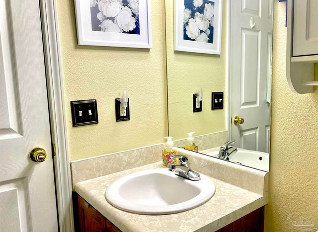 4536 Arcadia St, Milton, FL 32583