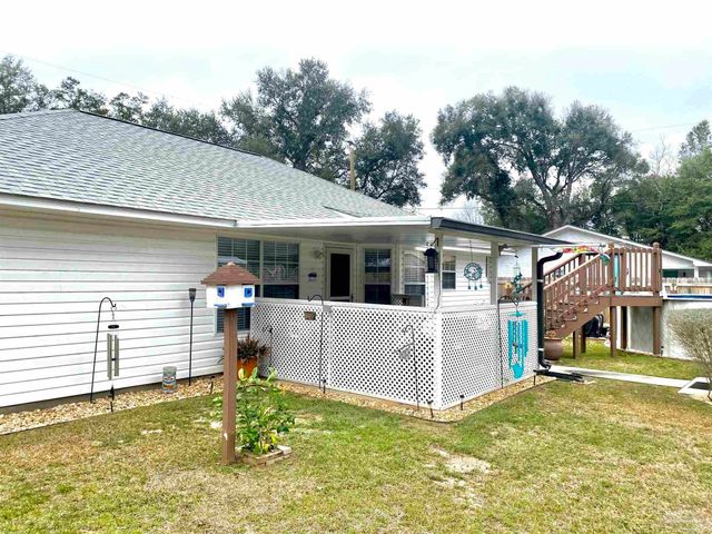 4536 Arcadia St, Milton, FL 32583