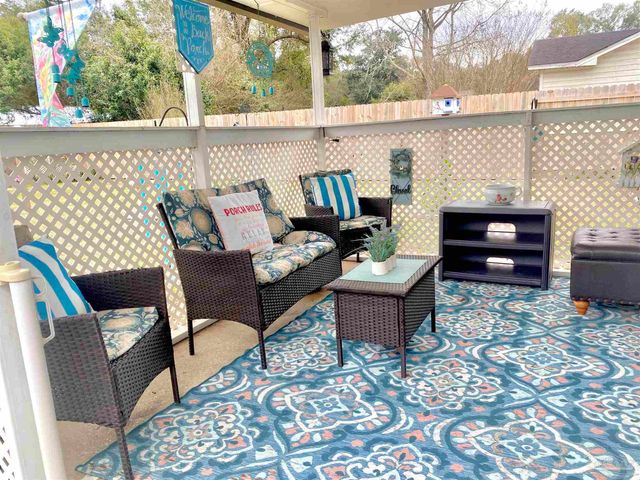 4536 Arcadia St, Milton, FL 32583