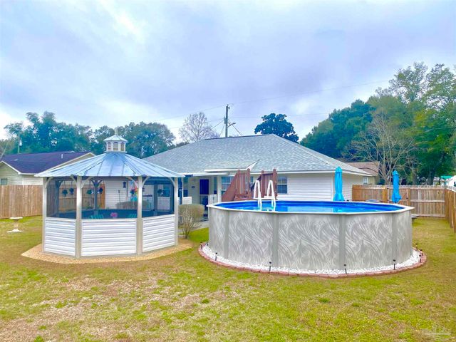 4536 Arcadia St, Milton, FL 32583