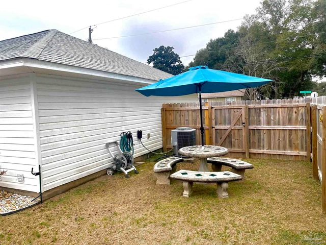 4536 Arcadia St, Milton, FL 32583