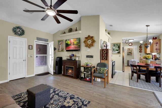 4536 Arcadia St, Milton, FL 32583