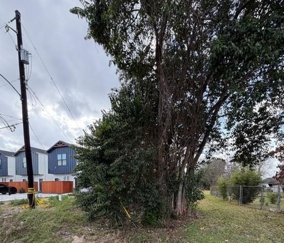 8423 Venus Street, Houston, TX 77088