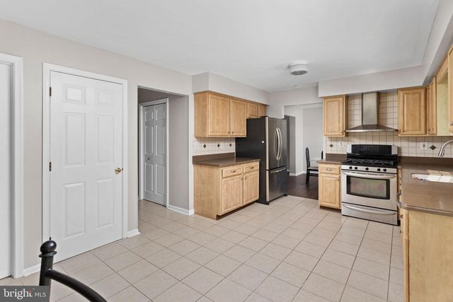 28 HIBISCUS LN, Robbinsville, NJ 08691