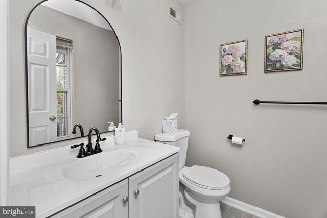 28 HIBISCUS LN, Robbinsville, NJ 08691