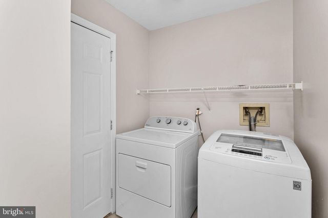 28 HIBISCUS LN, Robbinsville, NJ 08691