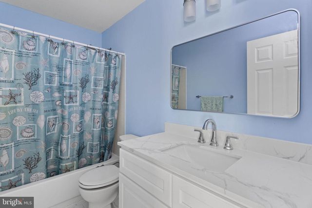 28 HIBISCUS LN, Robbinsville, NJ 08691