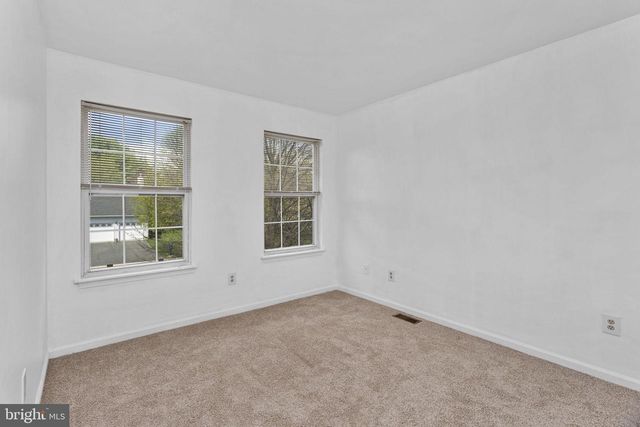 28 HIBISCUS LN, Robbinsville, NJ 08691