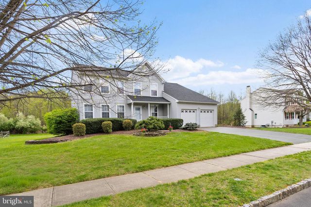 28 HIBISCUS LN, Robbinsville, NJ 08691