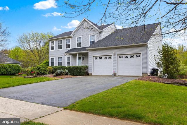 28 HIBISCUS LN, Robbinsville, NJ 08691