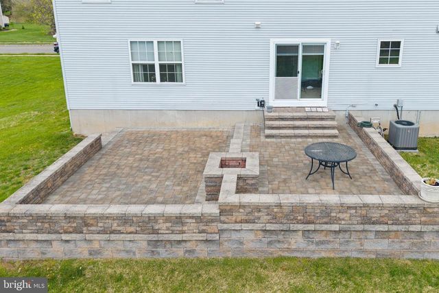 28 HIBISCUS LN, Robbinsville, NJ 08691