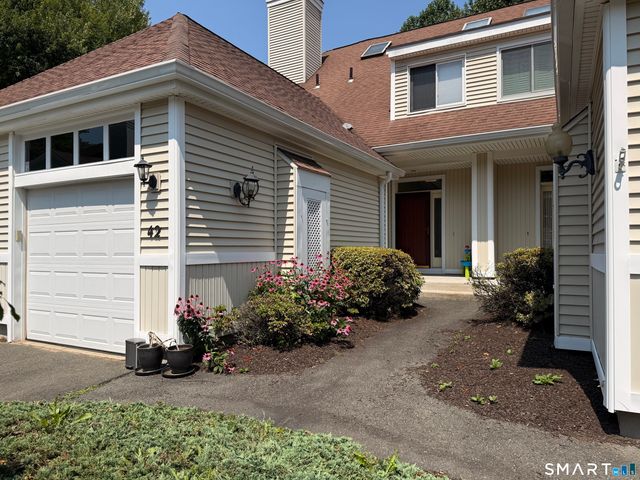 42 Summerfield Gardens 42, Shelton, CT 06484