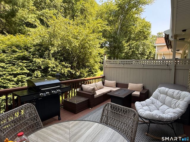 42 Summerfield Gardens 42, Shelton, CT 06484