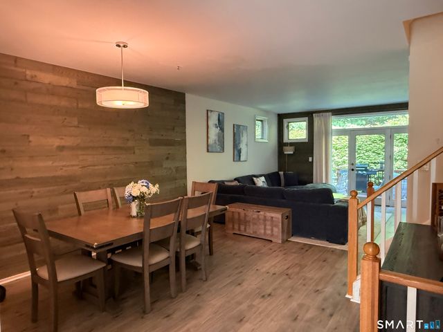 42 Summerfield Gardens 42, Shelton, CT 06484
