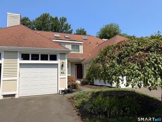42 Summerfield Gardens 42, Shelton, CT 06484