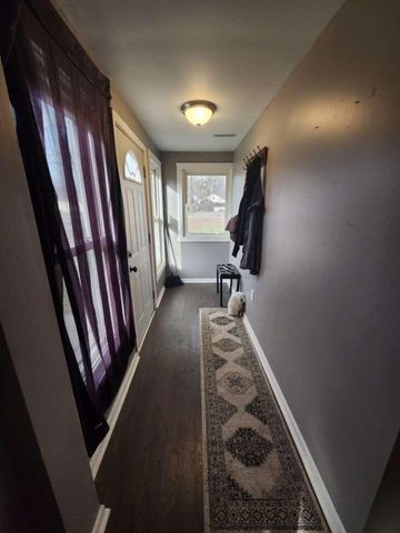 201 E 13th Place, Hobart, IN 46342