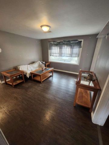 201 E 13th Place, Hobart, IN 46342