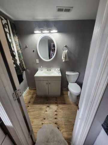 201 E 13th Place, Hobart, IN 46342