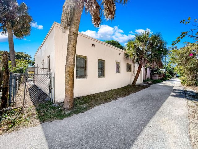 619 30th Street, West Palm Beach, FL 33407