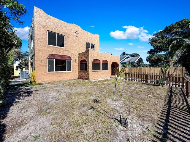 619 30th Street, West Palm Beach, FL 33407