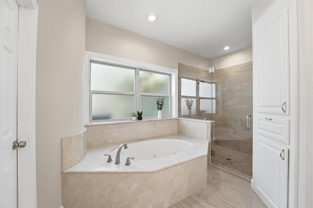 46 Eagle Terrace, The Woodlands, TX 77381