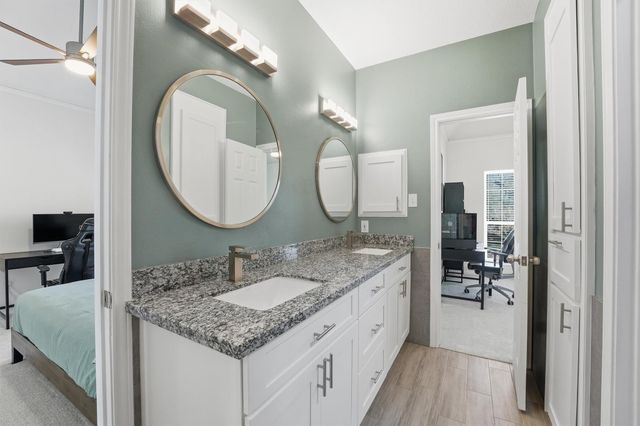 46 Eagle Terrace, The Woodlands, TX 77381