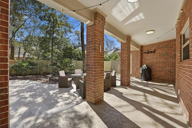 46 Eagle Terrace, The Woodlands, TX 77381