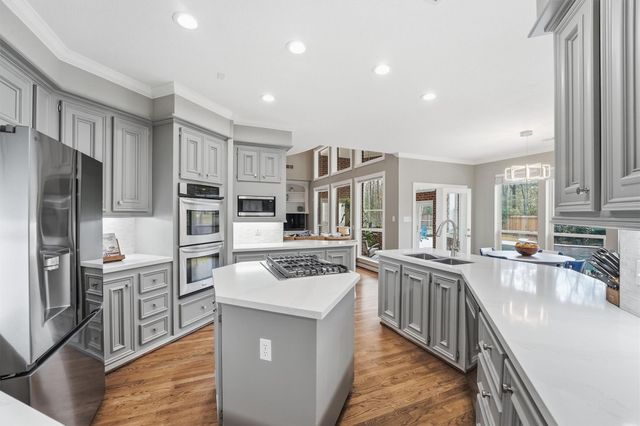 46 Eagle Terrace, The Woodlands, TX 77381