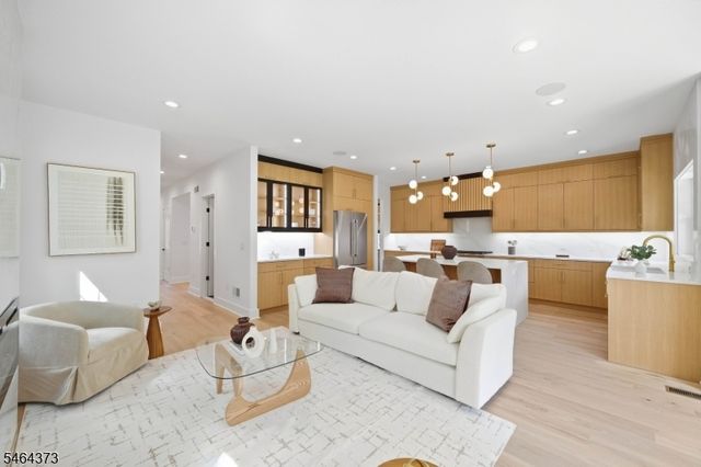 445 Birch Pl, Westfield Town, NJ 07090